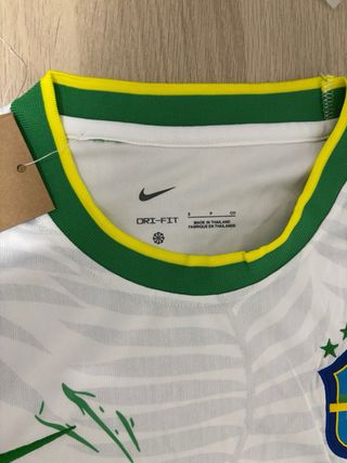 Camiseta Nike Brasil Edición Limitada Pájaros Tall