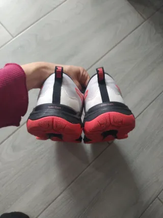 Zapatillas Puma T40 PARA CORRER y SENDERISMO.