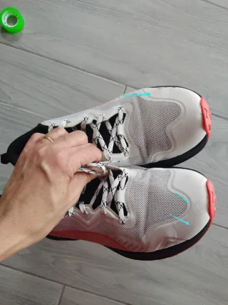 Zapatillas Puma T40 PARA CORRER y SENDERISMO.