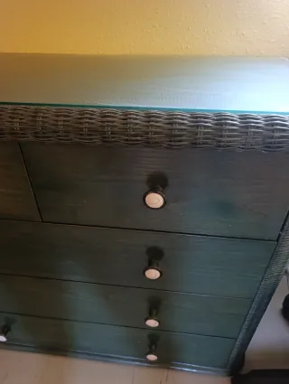 Cómoda y Mesilla Mimbre y Madera