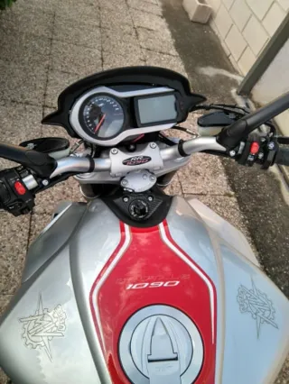 MV Agusta Brutale 1090RR Roja y Plata