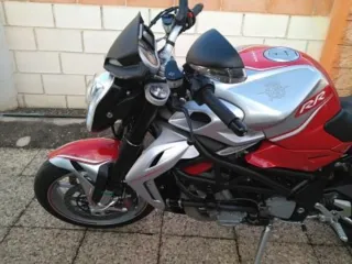 MV Agusta Brutale 1090RR Roja y Plata
