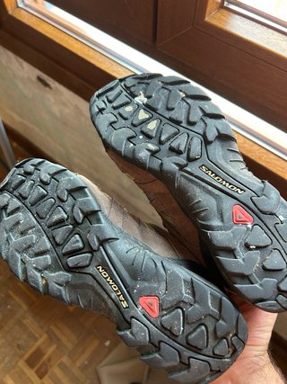 Botas de monte Salomon marrones y grises