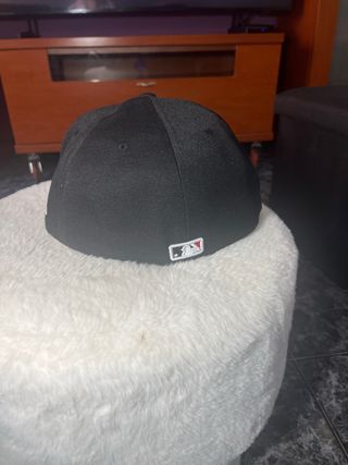 Gorra New Era LA Negra con Flores