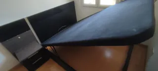 Canapé abatible, mesitas y cabecero