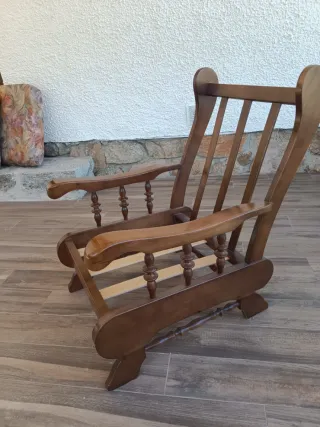 Sillón clásico madera tapizado floral