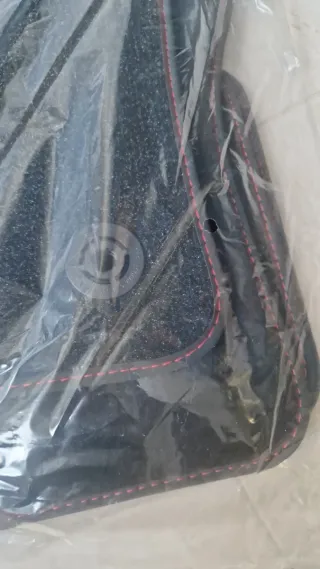 Alfombrillas originales VW Golf GTI.