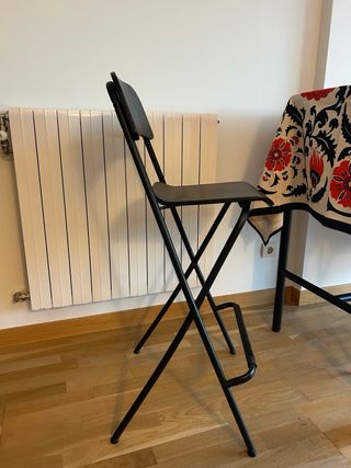 Mesa alta y 6 taburetes plegables Ikea