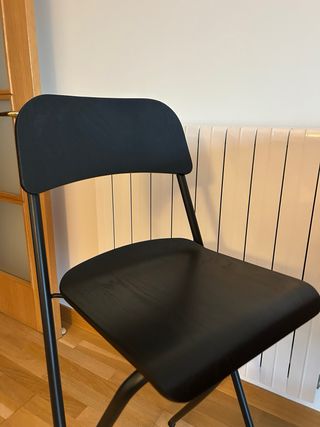 Mesa alta y 6 taburetes plegables Ikea