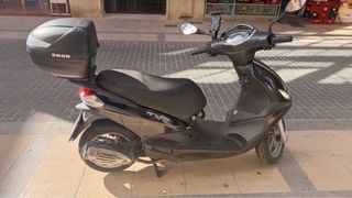 Piaggio Scooter Negro Automático 125 fly