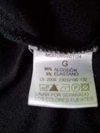 Sudadera con capucha negra