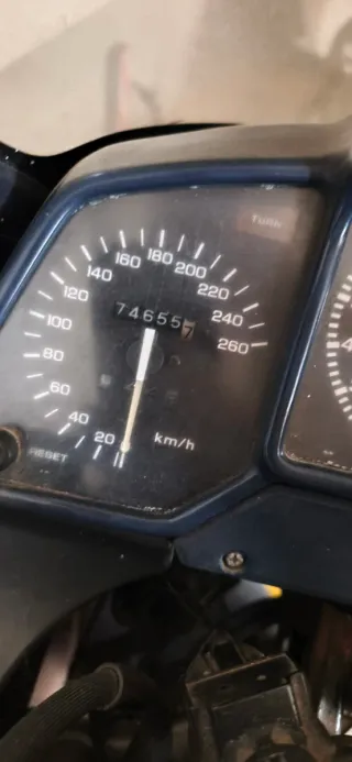 Honda VFR 750F Azul Plata