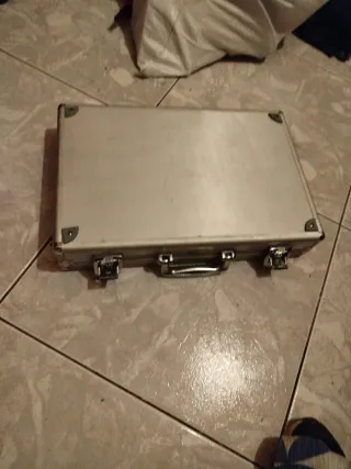 Maletín organizador negro y plateado