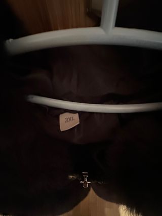 Chaleco largo con capucha negro