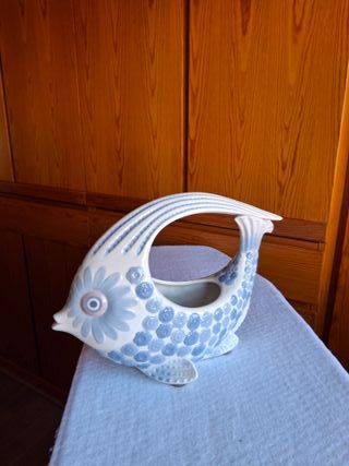 Figura pez porcelana azul y blanco