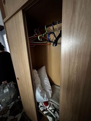 Armario grande de madera