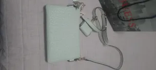 Bolso Guess Beige y Dorado