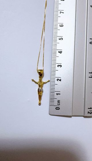 Collana con cristo senza croce in oro 18kt 750