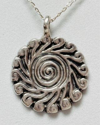 Colgante de espiral con cadena en plata de ley 925
