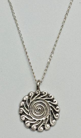 Colgante de espiral con cadena en plata de ley 925
