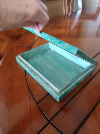 CAJA DE MADERA DECORADA CON FLORES