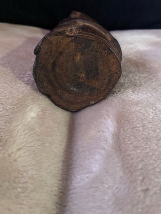Figura de madera tallada artesanal