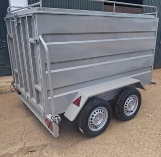 Remolque cerrado 2 ejes SIN FRENO 220x140x130