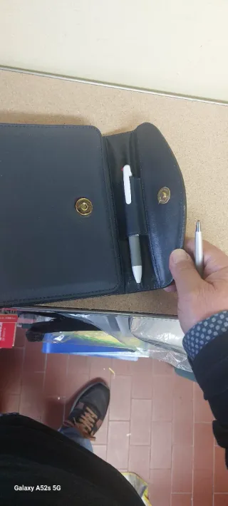 Organizer con penna multicolore