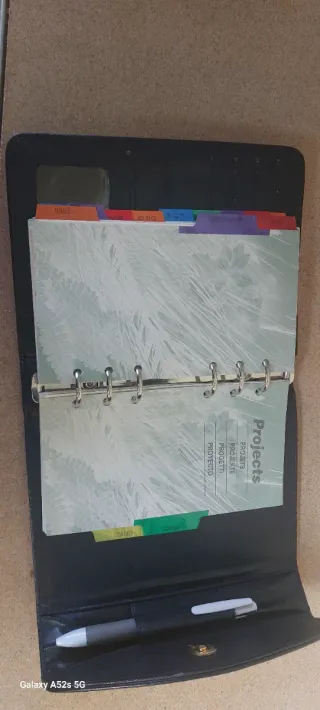Organizer con penna multicolore