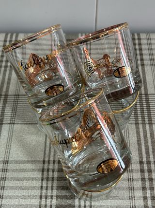 Vasos de cristal y oro de Perú