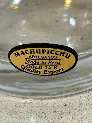 Vasos de cristal y oro de Perú