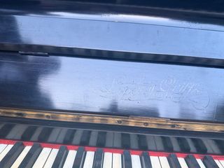 Piano negro clásico