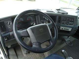 Volvo FH 13 440-CAMIONES GANCHO