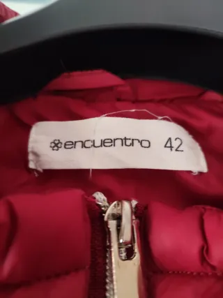 Parka roja acolchada