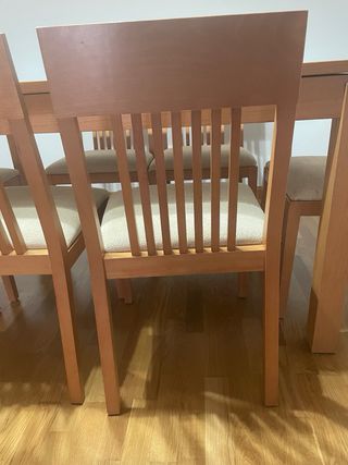 Mesa de comedor extensible y 6 sillas