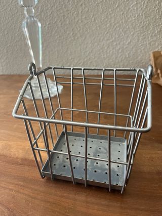 Cesta metálica para cubiertos o estropajo