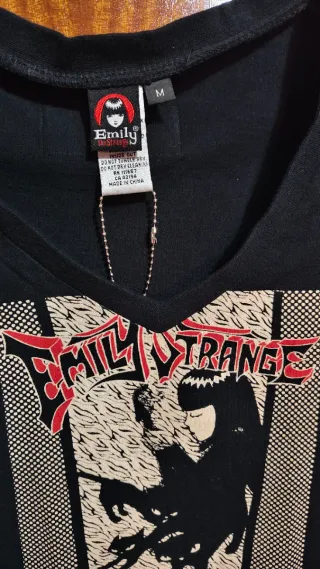 Camiseta Emily the Strange Cuello Pico Talla M
