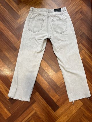 Pantalón vaquero gris claro