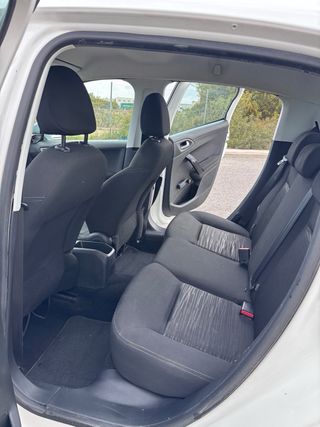 Peugeot 208 2014
