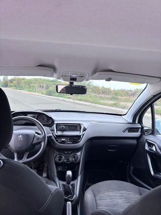 Peugeot 208 2014