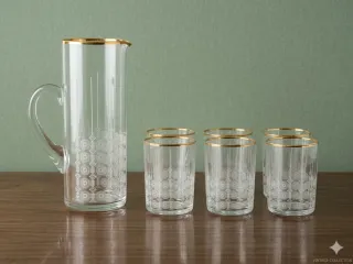 Jarra y 6 vasos vintage dorados