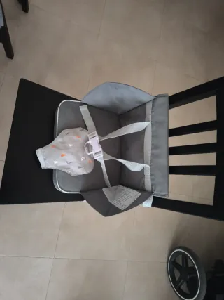 Trona portátil infantil gris