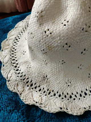 Sombrero de rafia  blanco para niña