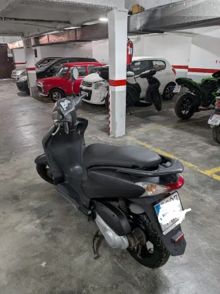 Honda Dylan 125 Scooter Negra