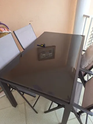 Tavolo da Pranzo + 4 Sedie Pieghevoli