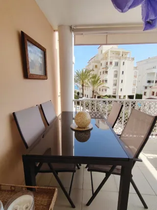 Tavolo da Pranzo + 4 Sedie Pieghevoli