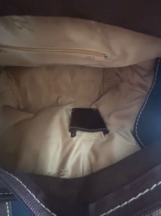 Bolso de piel beige y marrón Pedro Rogado.