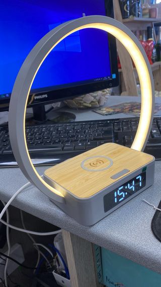 Sveglia LED con Ricarica Wireless