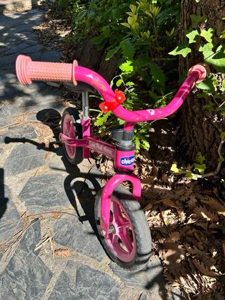 Bicicleta de equilibrio rosa Chicco