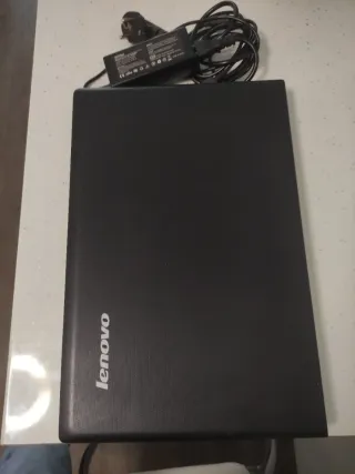 Portátil Lenovo Negro